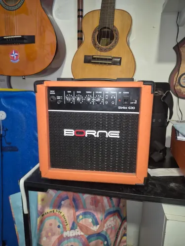 Amplificador pra guitarra da Borne