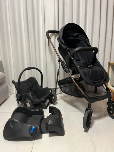 Carrinho de bebê Napoli - bebê conforto e base