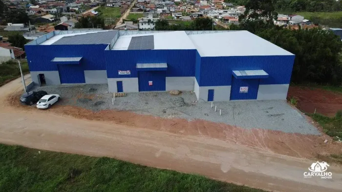 Galpão com 217 m2 disponível para locação comercial com fácil acesso a R 101 em Itajuba -