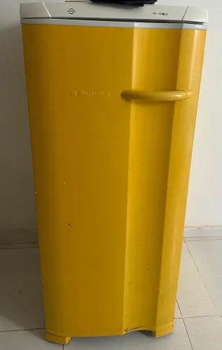 Freezer Vertical Electrolux 145L