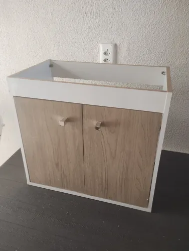Mini armário com nicho superior aberto 