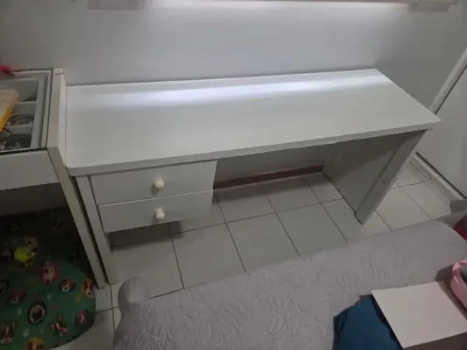 Escrivaninha em MDF