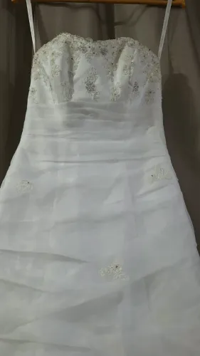 Vestido de noiva original David's Bridal, modelo L9479, tamanho 4 (US), cor branca.