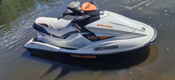 Jet-ski sea-doo GTI 230