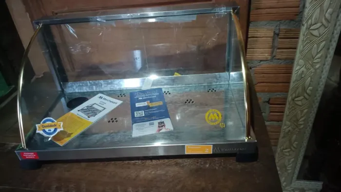 Vendo uma fritadeira a gás e uma estufa todas nova 