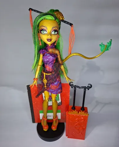 Boneca Monster High Jinafire Long Básica Original Mattel