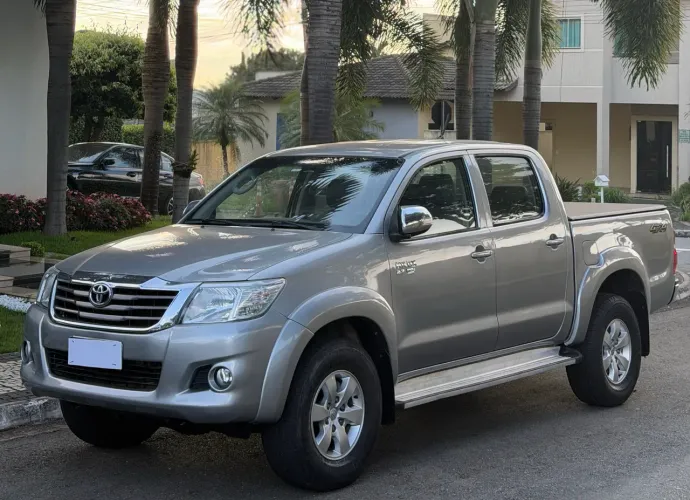 Toyota Hilux CD SRV 4X2 2.7 Flex 16V Aut. 2015