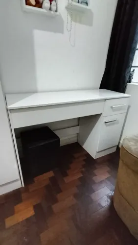 Penteadeira branca