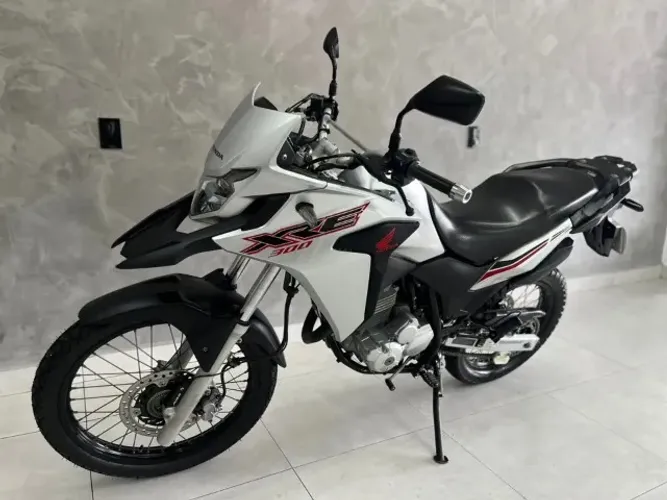 Honda XRE 300 (Aceito entrada / Plano para Scorebaixo)