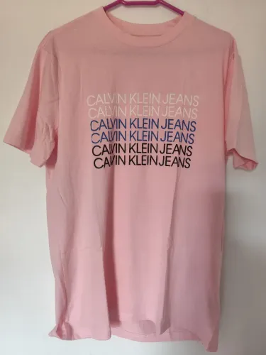Camiseta Calvin Klein - M