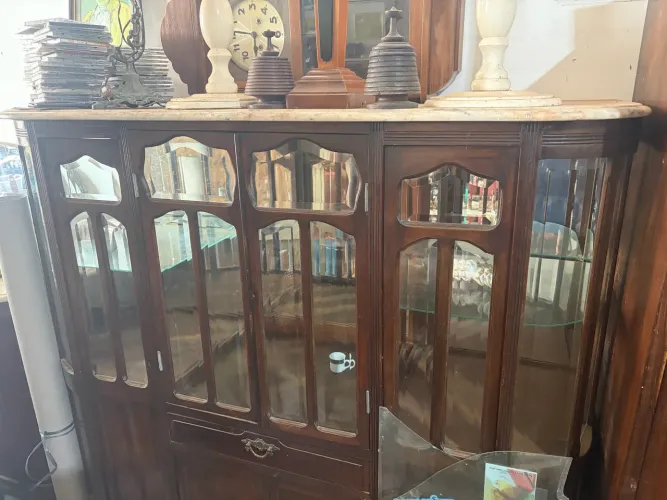Cristaleira antiga madeira