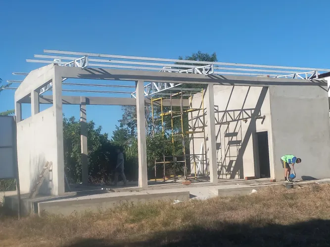 Serralheiro, telhado, mezanino, estrutura e fachada
