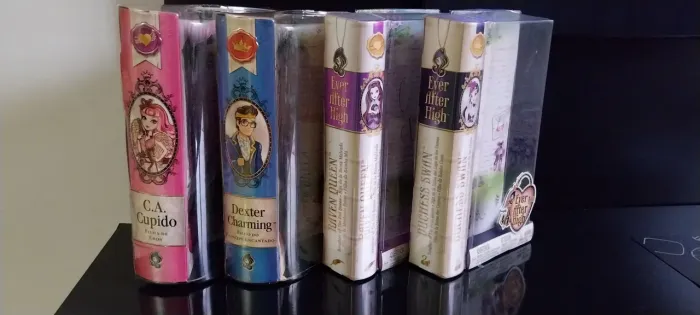 Caixas Ever After High Dexter Cupido Raven Duchess boneca 