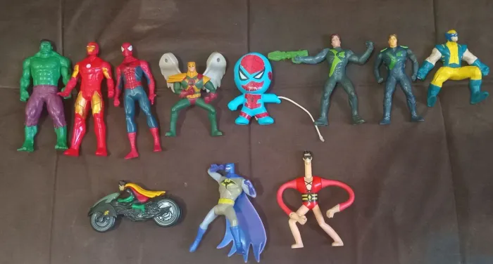 SUPER HEROIS MCDONALD'S VARIADOS DE VÁRIAS COLEÇÕES E ANOS DIFERENTES EM OTIMO ESTADO