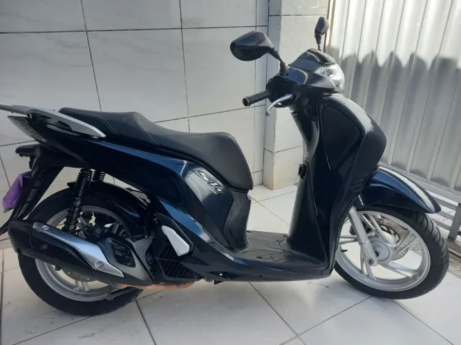 VENDO OU TROCO HONDA SH150I novinha, mesmo motor/ mecânica da PCX DLX
