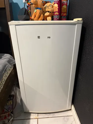Vende-se frigobar top