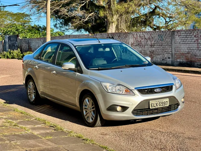 Ford Focus Ghia Sed. 2.0 16v/2.0 16V Flex AUT 2009