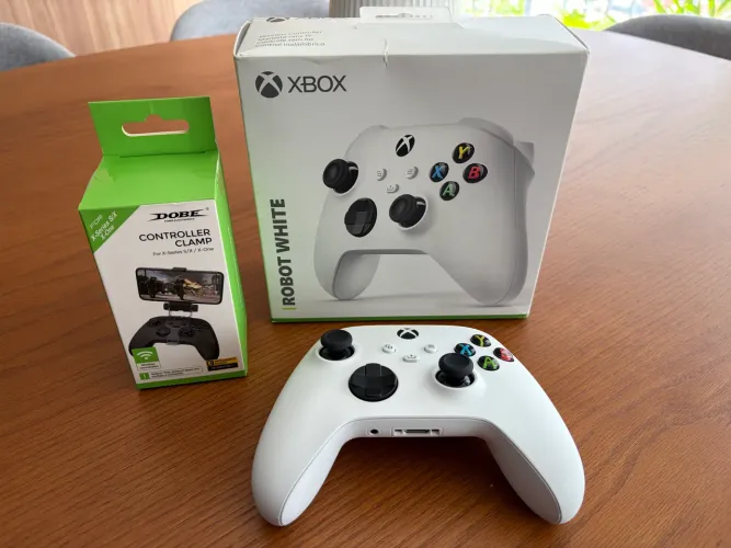Controle Microsoft Xbox Branco + Suporte Smartphone
