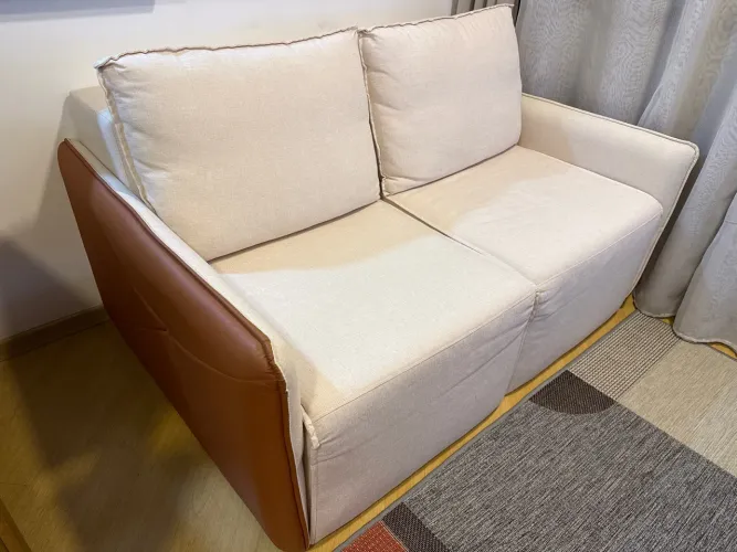 SOFA 2 LUGARES RETRATIL URBAN LINHO BEGE E CARAMELO 160 CM