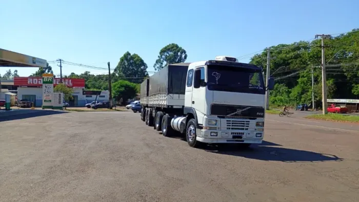 Volvo FH 380 Bitrem (Com 10 Pneus Novos) - Cabine 2003 / Implemento 2010