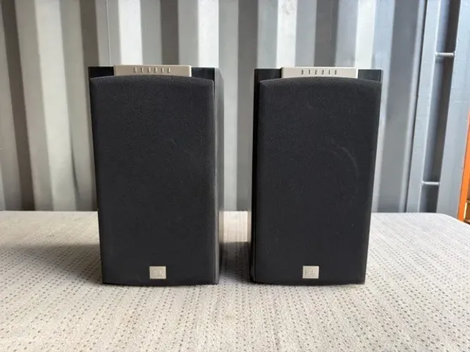 Par de caixas acústicas JBL S26II Studio Series