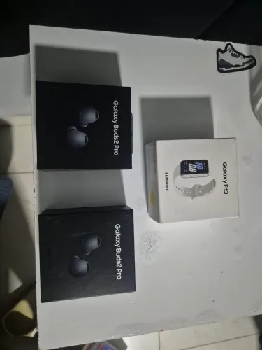 Caixas galaxy buds e galaxy fit