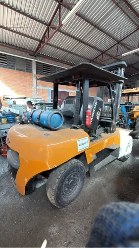 Empilhadeira 7000 kg