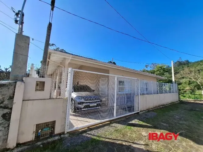 Excelente Casa 3 dormitório(s) em Cachoeira do Bom Jesus - Florianópolis