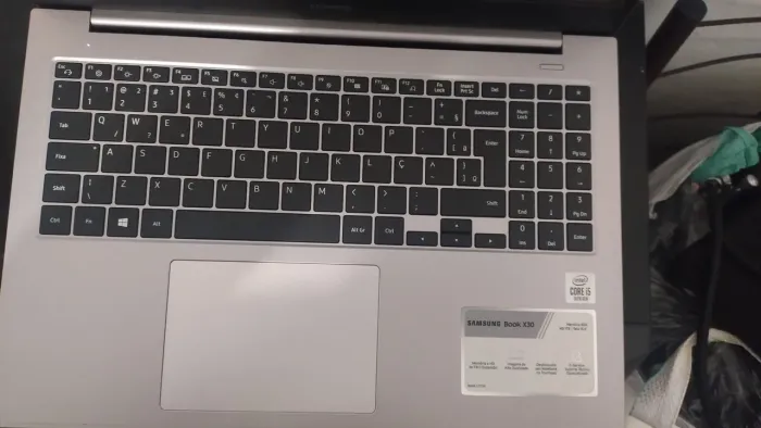 Vendo notebook pouco usado
