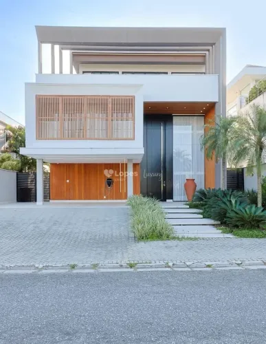 Lopes Enjoy Vende Casa com 5 quartos, sendo 5 suítes, e 800m2 na Barra da Tijuca