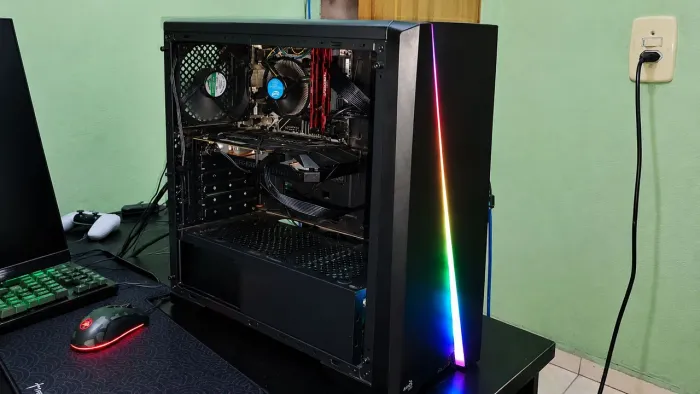 PC Gamer - i5+ GTX 1660