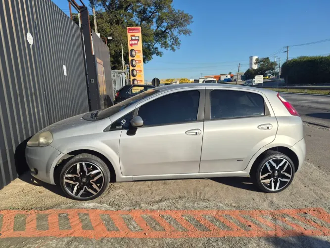 Fiat Punto Attractive 1.4 Fire Flex 8V 5P 2011