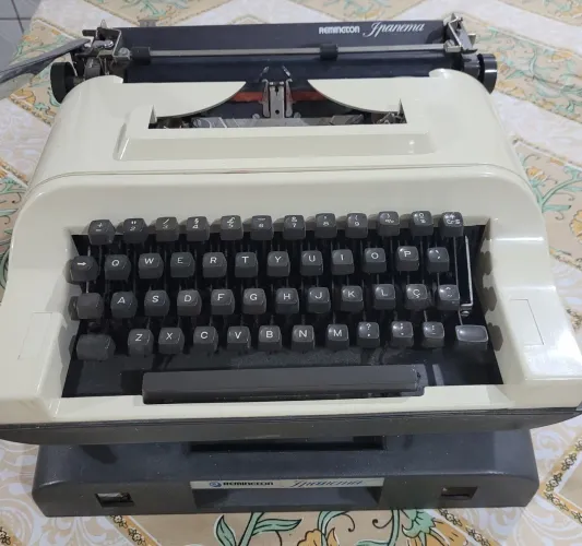 DESAPEGO ... vendo cada a R$ 250,00