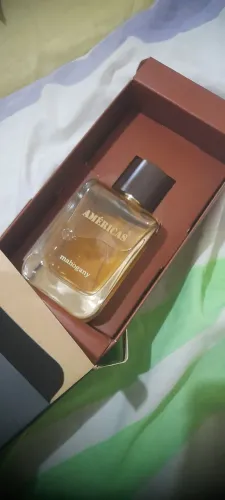 Perfume Americas de Mahogany masculino.