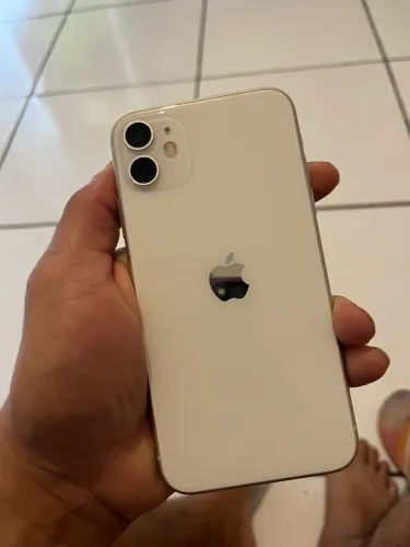 ? iPhone 11 Branco 