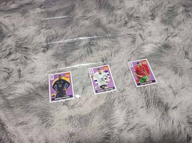 Vendo essa figurinhas(3) extra sticker da copa do mundo de 2026, as três por 700.