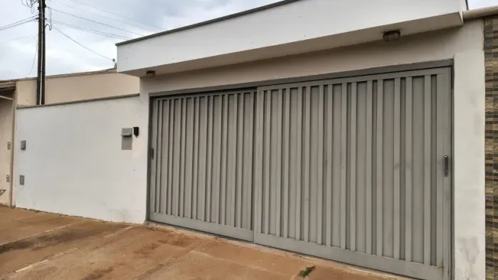 Venda Casa 4 dormitórios para investimento! Alugada e contrato vigente