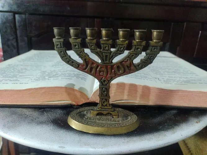Candelabro Menorá
