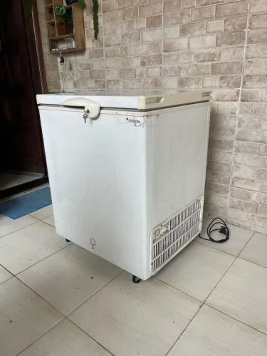 Freezer Horizontal Fricon 216 Litros Porta Cega Moderno Branco