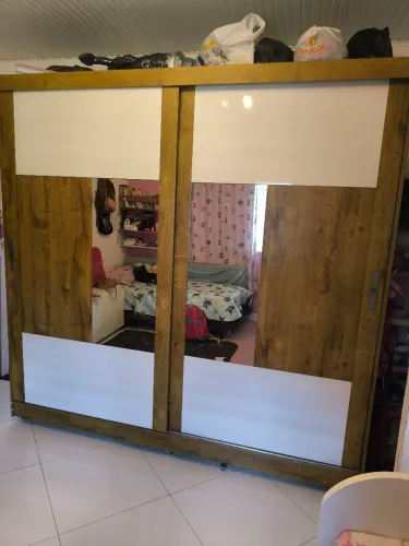 Vendo guarda roupa de casal 