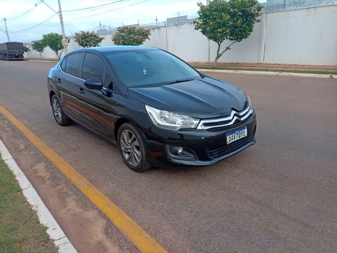 Citroen C4 Lounge Tendance 2.0 Flex 4P Mec. 2014