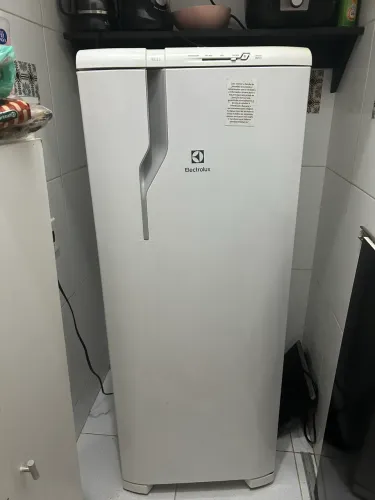 geladeira electrolux 240L