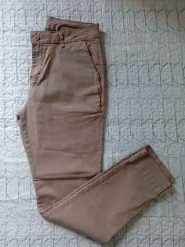 Nova tamanho 44 calça feminina bege marca Bivik elastano