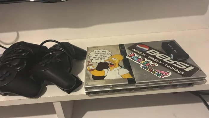 PlayStation 2 Slim Prateado + 2 Controles Novos + Adaptador HDMI
