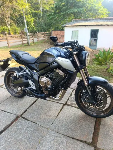 CB 650R 2022