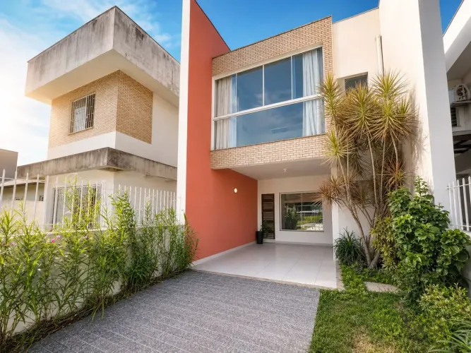 Casa Rio Tavares 3 dormitórios, sendo 1 suíte