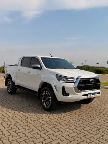 Toyota Hilux CD SRX Plus 4X4 2.8 TDI Die. Aut. 2024