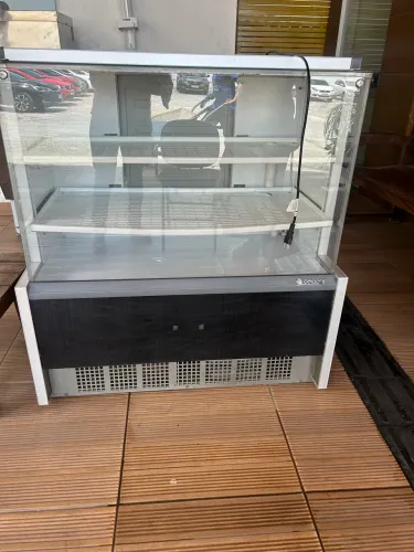 Expositor de frizer horizontal pra bebidas
