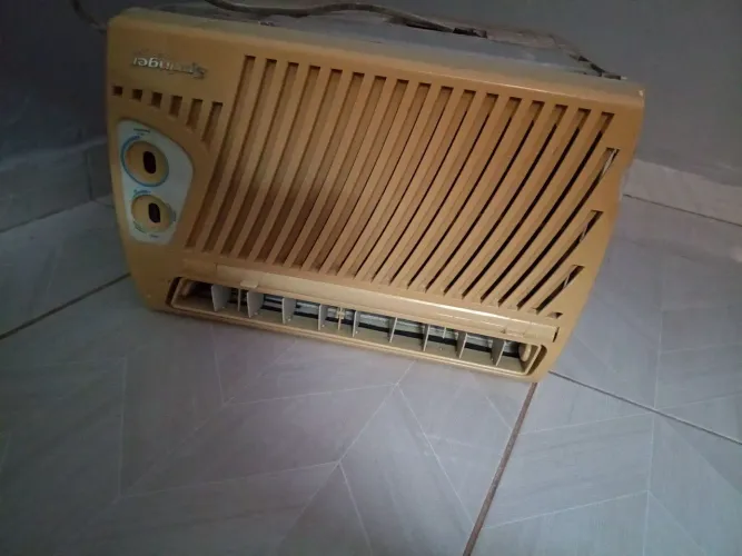 Vendo Ar de janela Springer 7500btus semi novo. 