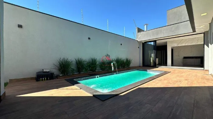 Casa à Venda no Jardim Felicitá 1 com 3 Quartos e Área Gourmet